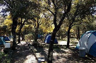 Instalaciones para tiendas de campaña del Camping Conejeras